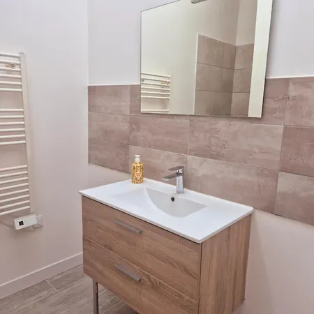 Apartment Spacieux T2, Charles Trenet *